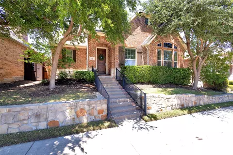 428 King Galloway Dr, Lewisville, TX 75056