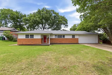 7004 Marilyn Ln, North Richland Hills, TX 76180