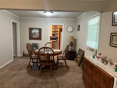 Dining - 2220 E Jackson St, Paris, TX 75460 photo 1 of 1