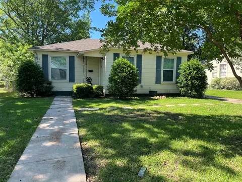 2220 E Jackson St, Paris, TX 75460