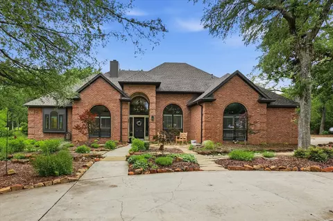 101 W Oak Shores Dr, Cross Roads, TX 76227
