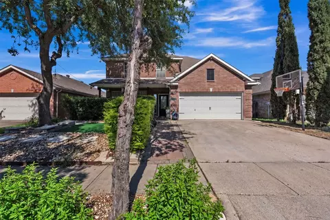 8048 Gila Bend Ln, Fort Worth, TX 76137