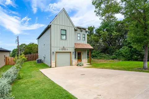 924 Arkansas River Dr, Granbury, TX 76048