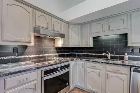 Kitchen - 500 Moss Hill Ln, Euless, TX 76039 photo 3 of 3