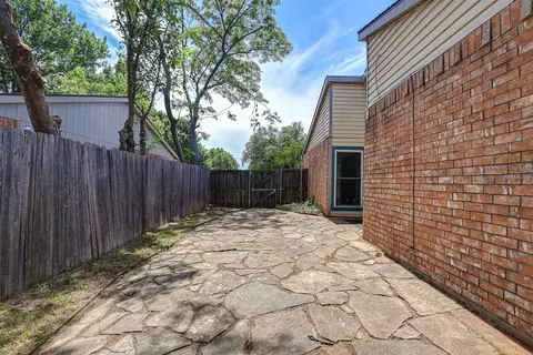 Exterior - 500 Moss Hill Ln, Euless, TX 76039 photo 8 of 8