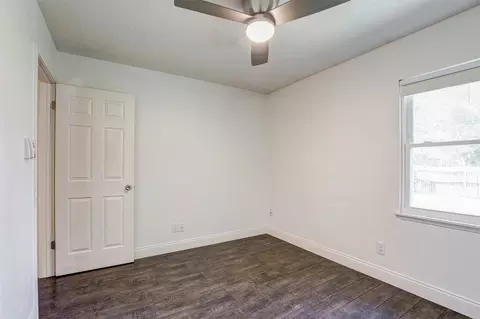 Bedroom - 500 Moss Hill Ln, Euless, TX 76039 photo 3 of 4