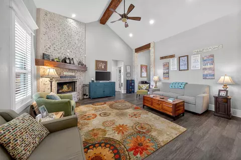 15802 County Road 472, Tyler, TX 75706