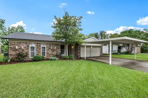 6420 Heather Dr, Watauga, TX 76148