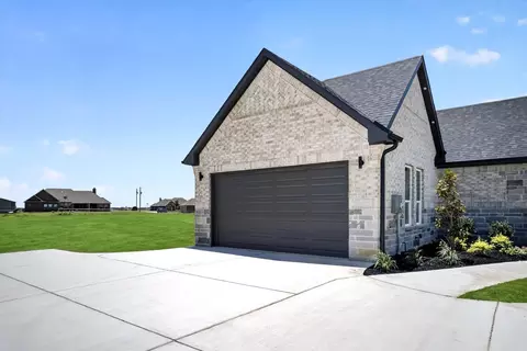 Exterior - 215 Regina St, Celeste, TX 75452 photo 3 of 5