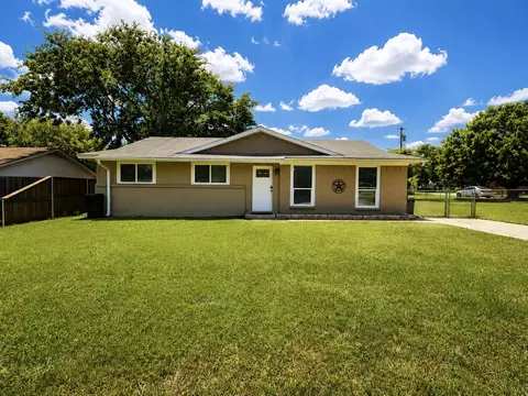 730 Rolling Ridge Ln, Duncanville, TX 75116