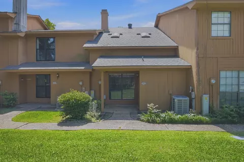 3432 Stonebrook Pl, Shreveport, LA 71105