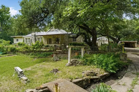 Exterior - 3722 N 27th St, Waco, TX 76708 photo 2 of 9