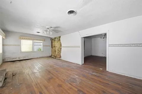 Living - 3722 N 27th St, Waco, TX 76708 photo 3 of 5