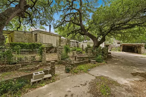 Exterior - 3722 N 27th St, Waco, TX 76708 photo 5 of 9