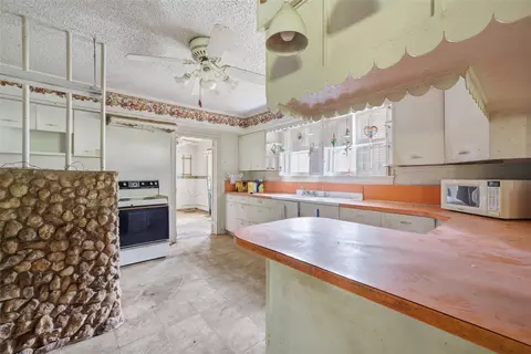 Kitchen - 3722 N 27th St, Waco, TX 76708 photo 1 of 2