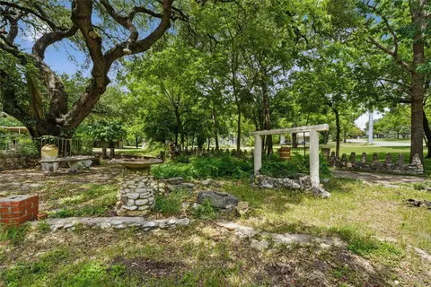Exterior - 3722 N 27th St, Waco, TX 76708 photo 7 of 9