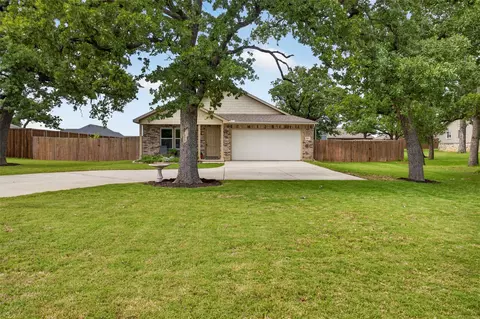 Exterior - 901 E 3rd St, Springtown, TX 76082 photo 6 of 6