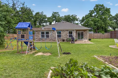 Exterior - 901 E 3rd St, Springtown, TX 76082 photo 3 of 6