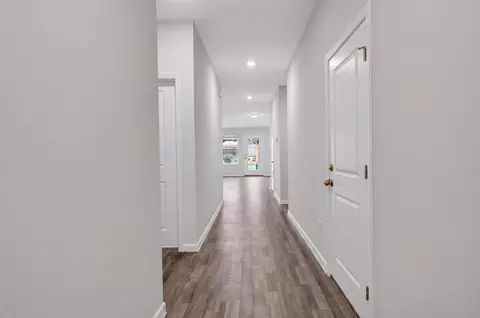 Entry Way - 901 E 3rd St, Springtown, TX 76082 photo 2 of 6