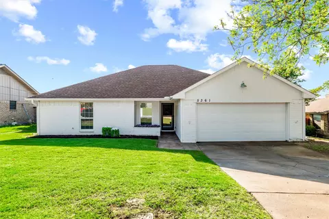 5361 Weddington Ct, Fort Worth, TX 76133