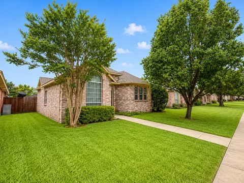 2012 Creek Royal Dr, Mesquite, TX 75181