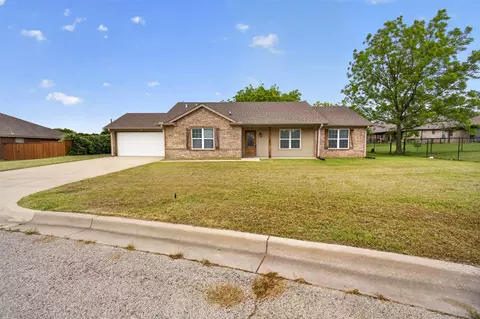 505 E 5th St, Springtown, TX 76082