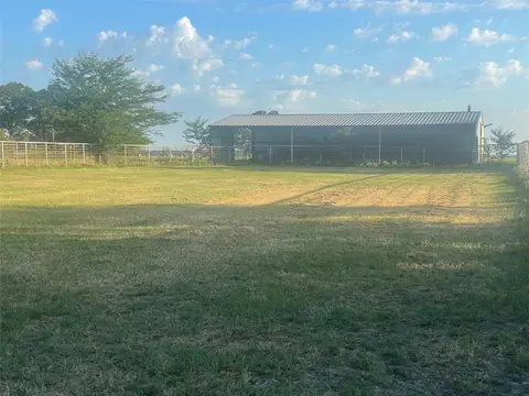 Exterior - 2031 E Fm 1396, Ivanhoe, TX 75447 photo 2 of 6