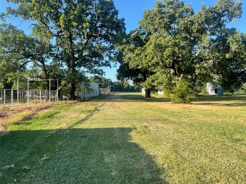Exterior - 2031 E Fm 1396, Ivanhoe, TX 75447 photo 3 of 6