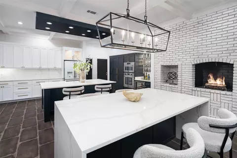 5919 Club Hill Pl, Dallas, TX 75248
