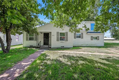 204 Graham Ave, Bonham, TX 75418