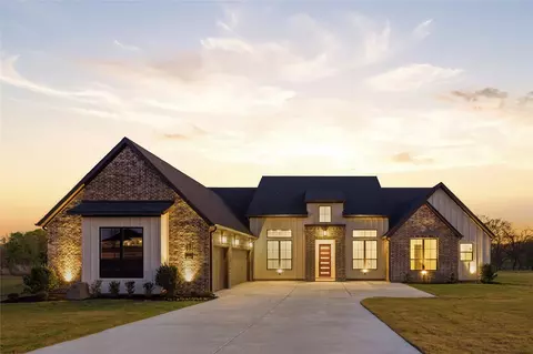 451 Rocky Dr, Waxahachie, TX 75167