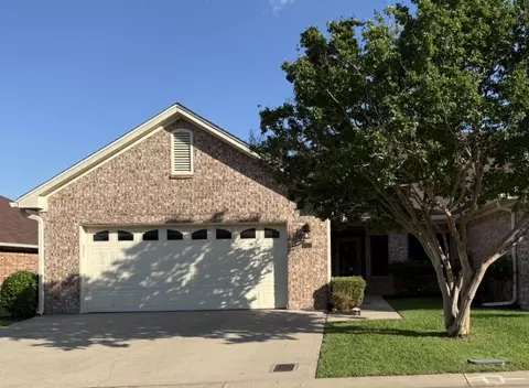 9123 Darby Ln, Waco, TX 76712