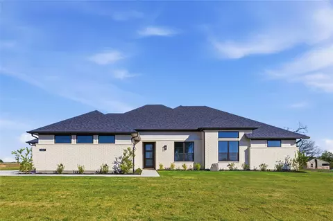 2321 Aleman St, Waxahachie, TX 75167