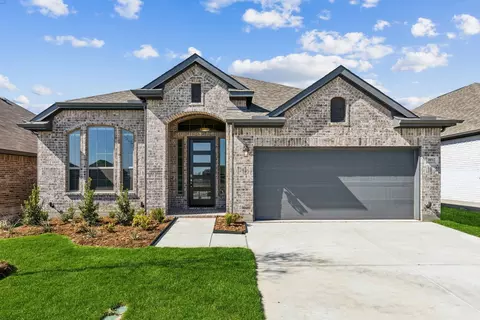 1918 Huron Dr, Forney, TX 75126
