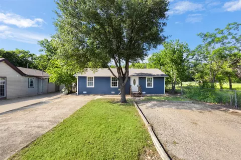 215 E 3rd St, Ferris, TX 75125