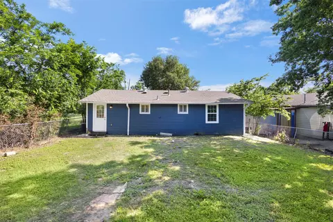 Exterior - 215 E 3rd St, Ferris, TX 75125 photo 3 of 4
