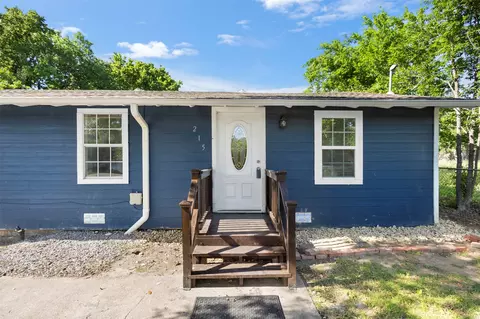 Exterior - 215 E 3rd St, Ferris, TX 75125 photo 2 of 4