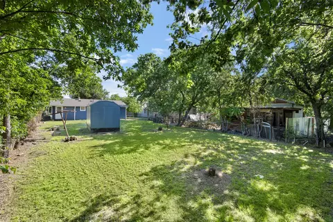 Exterior - 215 E 3rd St, Ferris, TX 75125 photo 4 of 4