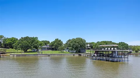 1301 Oak Hill Dr, Kemp, TX 75143