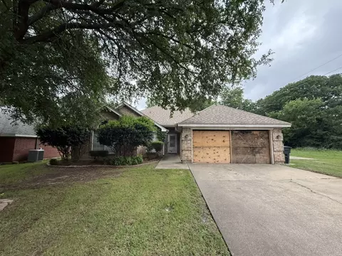 7121 Timberlane Dr, North Richland Hills, TX 76182