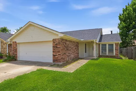4118 Green Acres Cir, Arlington, TX 76017