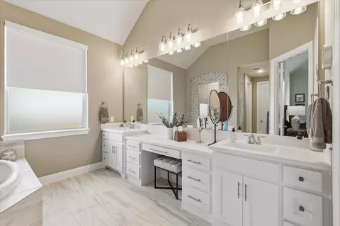 Bath - 6500 Dolan Falls Dr, Argyle, TX 76226 photo 2 of 6