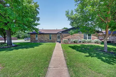 2701 Chebi Ln, Denton, TX 76209