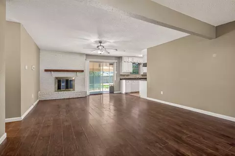 5732 Bonnie Wayne St, Haltom City, TX 76117