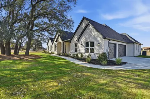 104 Trace Dr, Weatherford, TX 76087