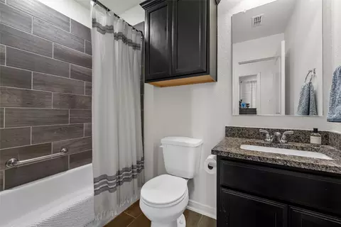 Bath - 10708 Berwyn Dr, Waco, TX 76708 photo 1 of 3