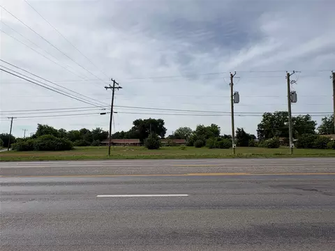 910 W Commerce St, Brownwood, TX 76801