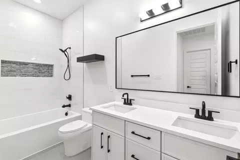 Bath - 1006 Devonshire Dr N, Forney, TX 75126 photo 5 of 5