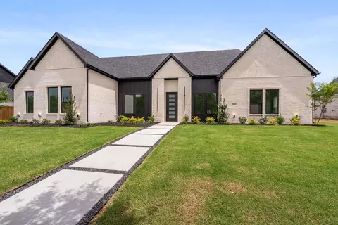 Exterior - 1006 Devonshire Dr N, Forney, TX 75126 photo 2 of 4