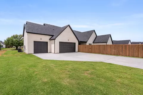 Exterior - 1006 Devonshire Dr N, Forney, TX 75126 photo 4 of 4